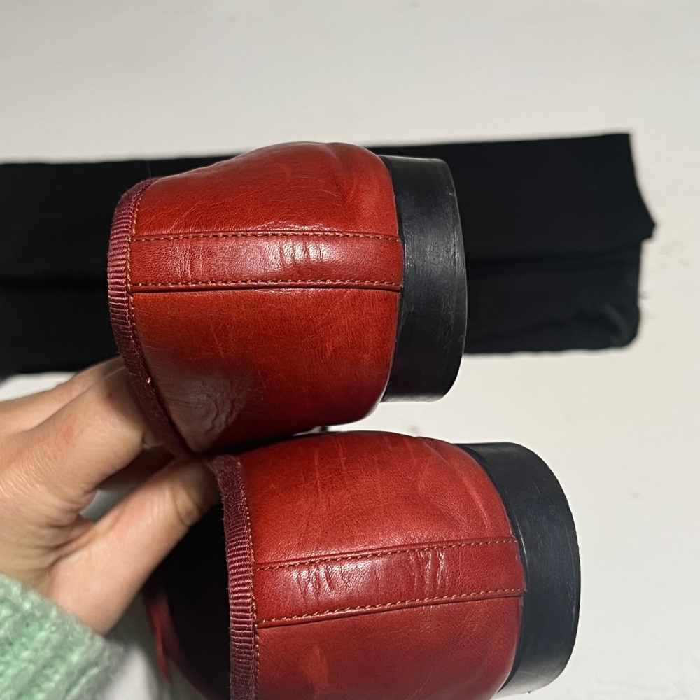 CHANEL Women's Elegant Red Flats - Picture 3 of 10